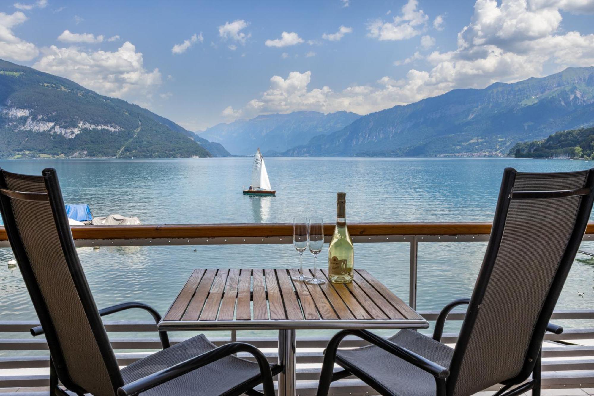 Strandhotel Seeblick Faulensee Exteriör bild